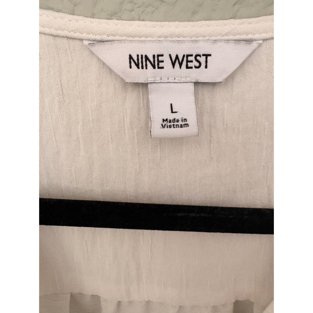 Women's Nine West Off White Dolman
Surplice Top Size Large - Picture 4 of 6